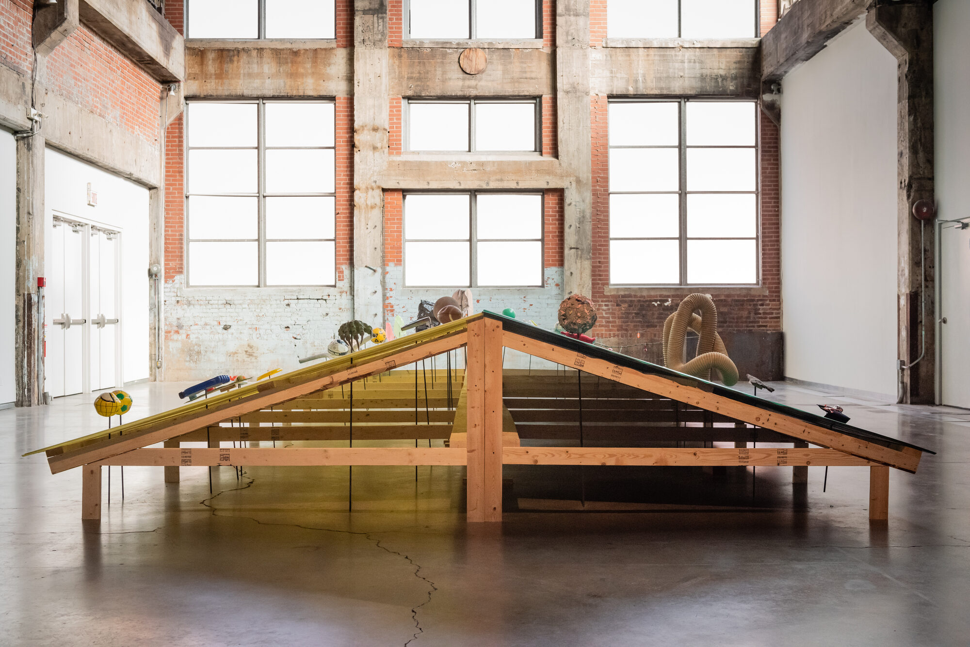 Two ways to disappear without losing the physical form, 2019 — foto 4